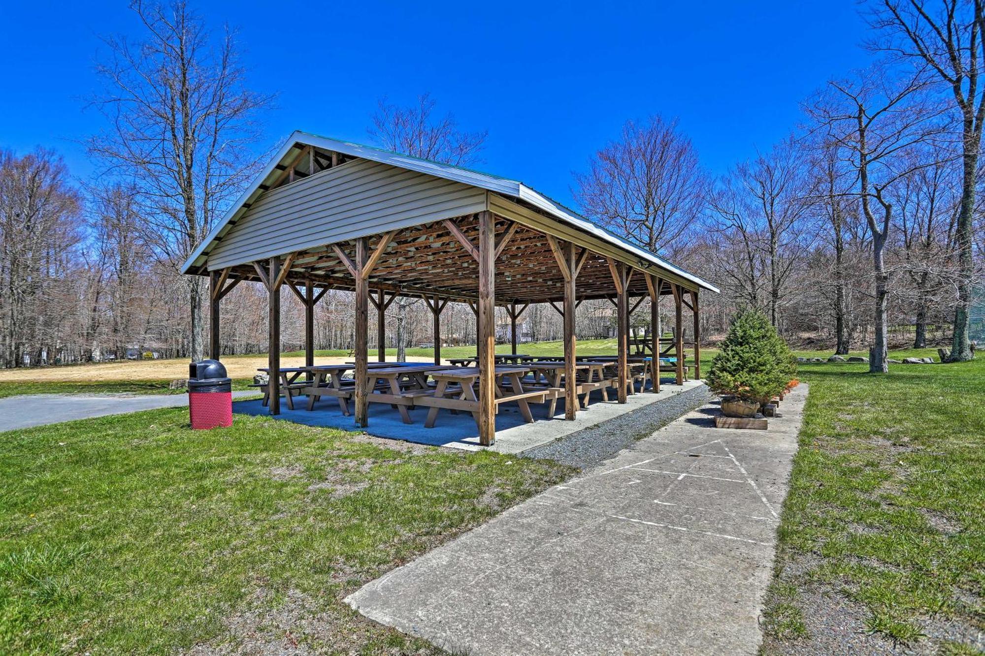 Holiday home Family-friendly And Pool Access *
