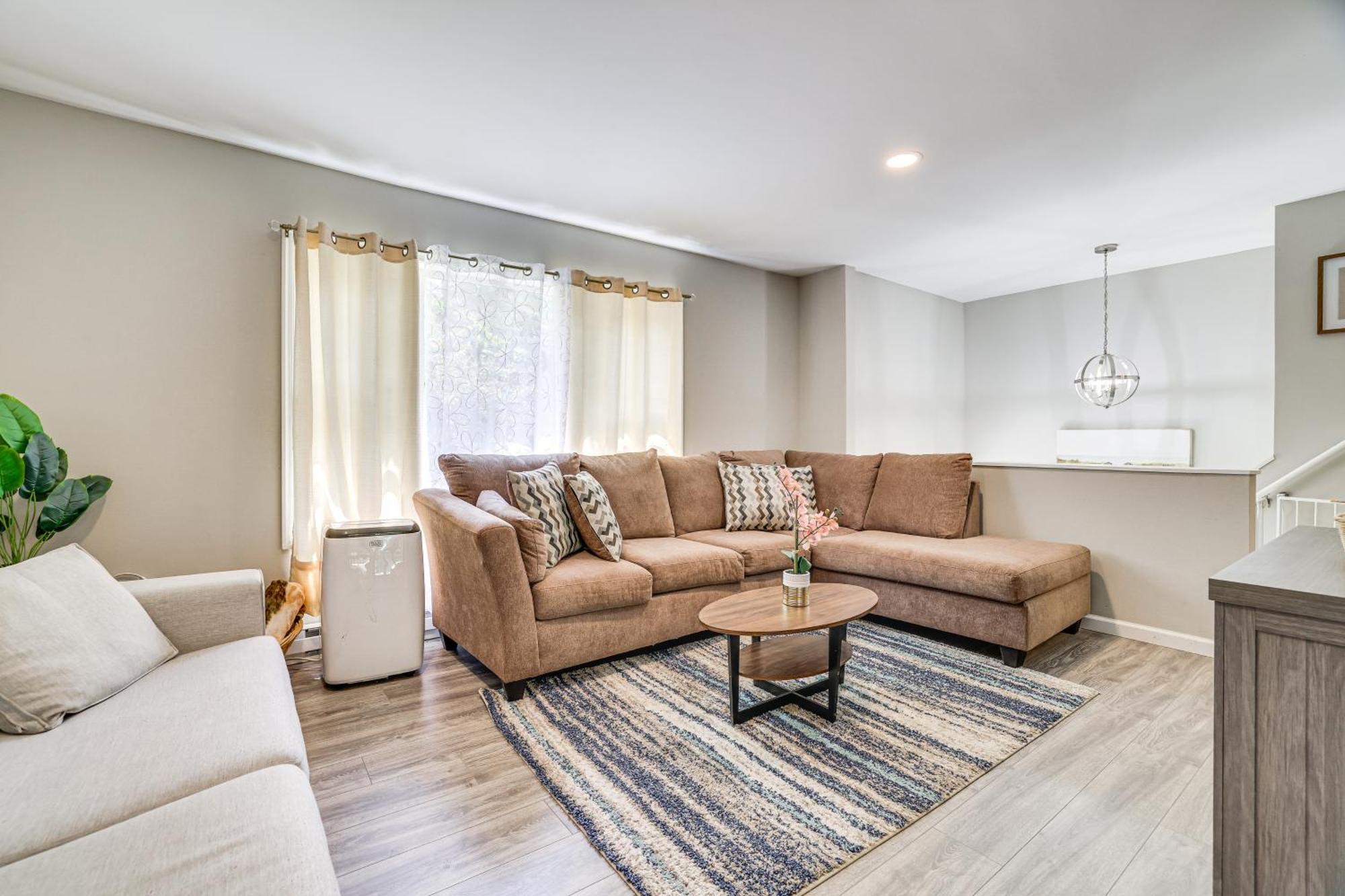 Family-friendly And Pool Access *